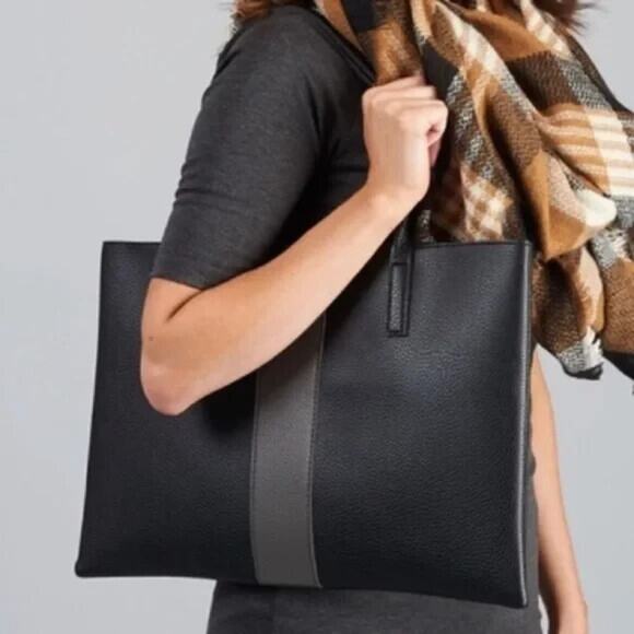 VINCE CAMUTO 'LUCK' Black / Gray‎ VEGAN LEATHER TOTE - Picture 1 of 9